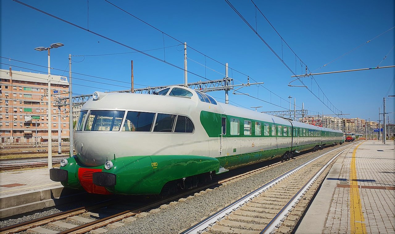 treno arlecchino