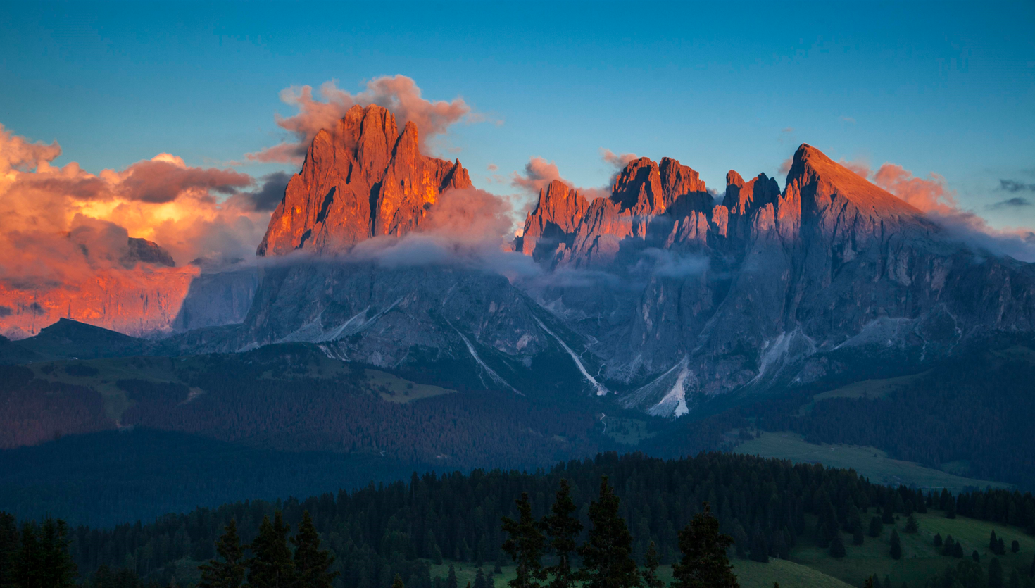 burning dolomites val gardena